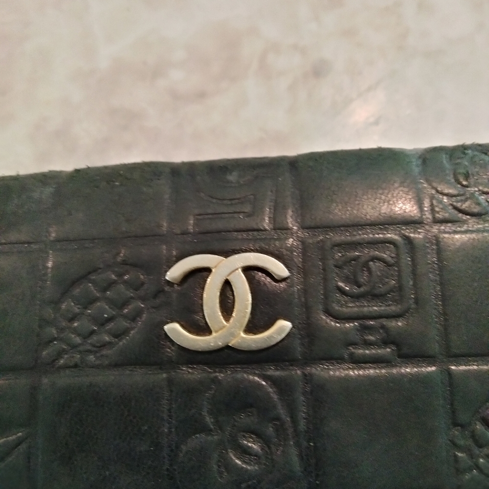 Vintage Chanel Lambskin Key Holder - Picture 5 of 12